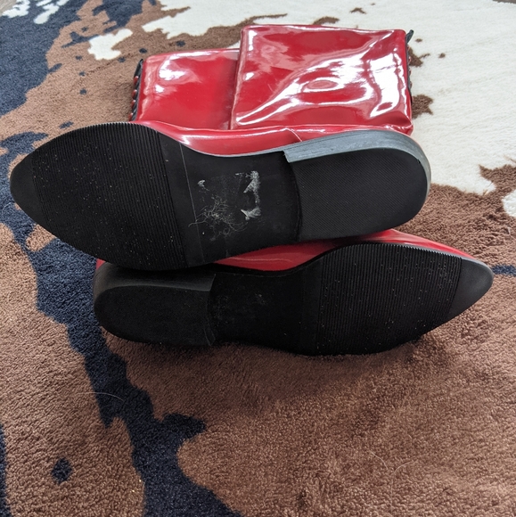 RED BOOTS - Picture 3 of 4